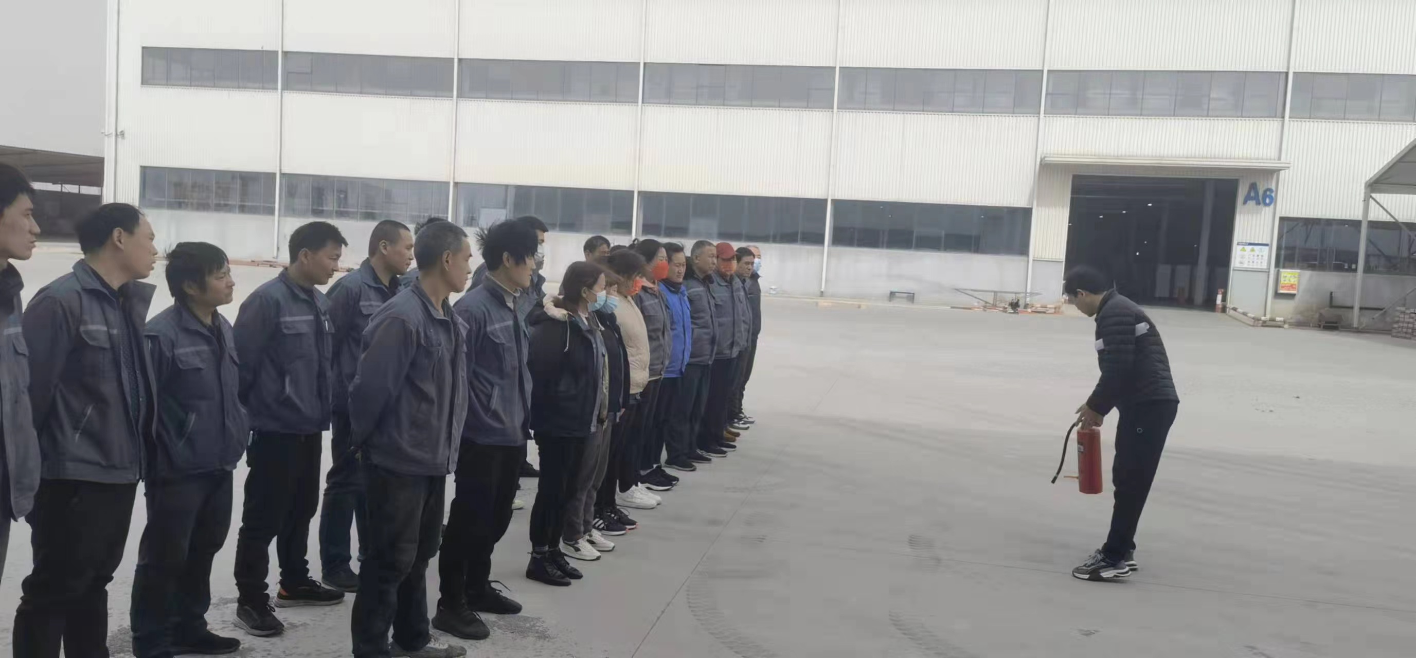 開(kāi)展消防演練，提升員工應(yīng)急能力